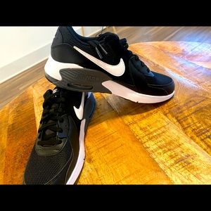 Nike Air Max Excee Sneaker Big Kid 6 or Women’s 8